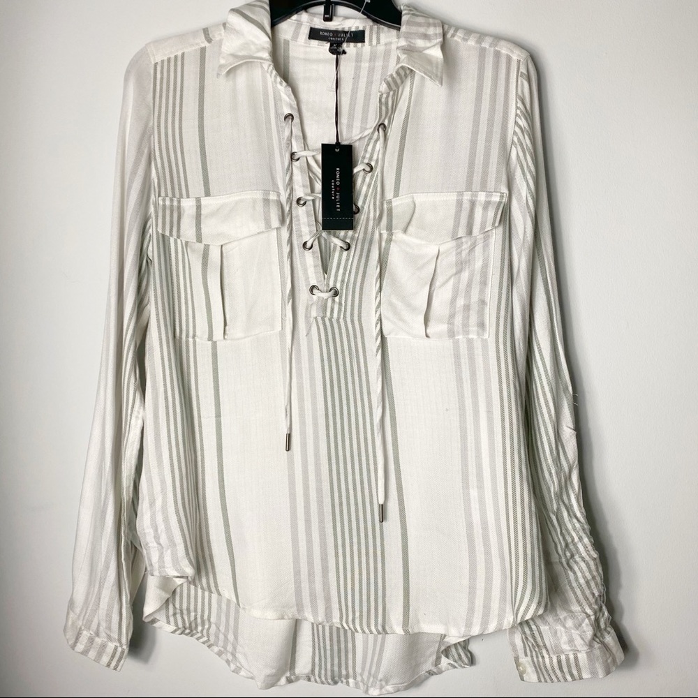 NWT Romeo & Juliet Couture | V Neck Stripped Top